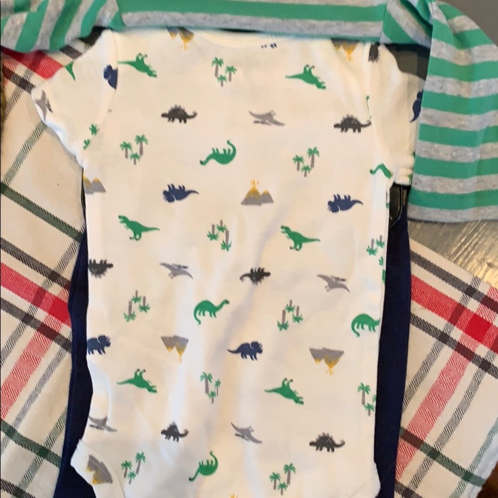 Carters Set - Picture 2 of 4